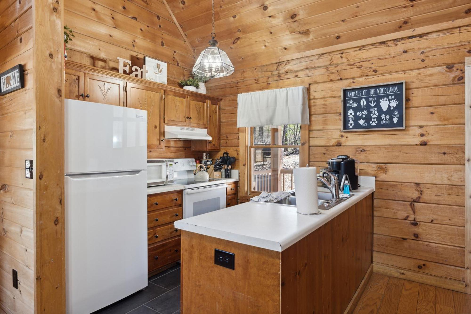 Cozy Family Friendly Cabin With Hot Tub, Near Gatlinburg, Pigeon Forge, Dollywood Сивиървил Екстериор снимка